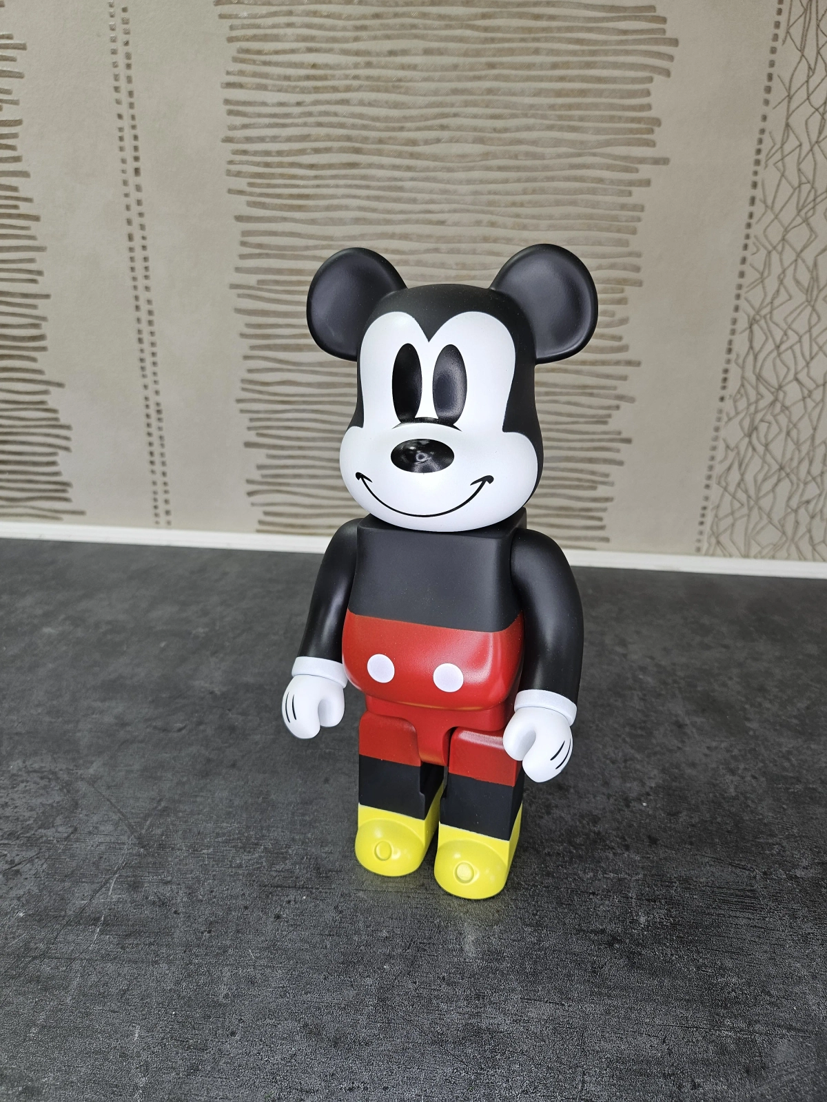 Bearbrick Mickey Mouse 400% - 28cm - Image 1