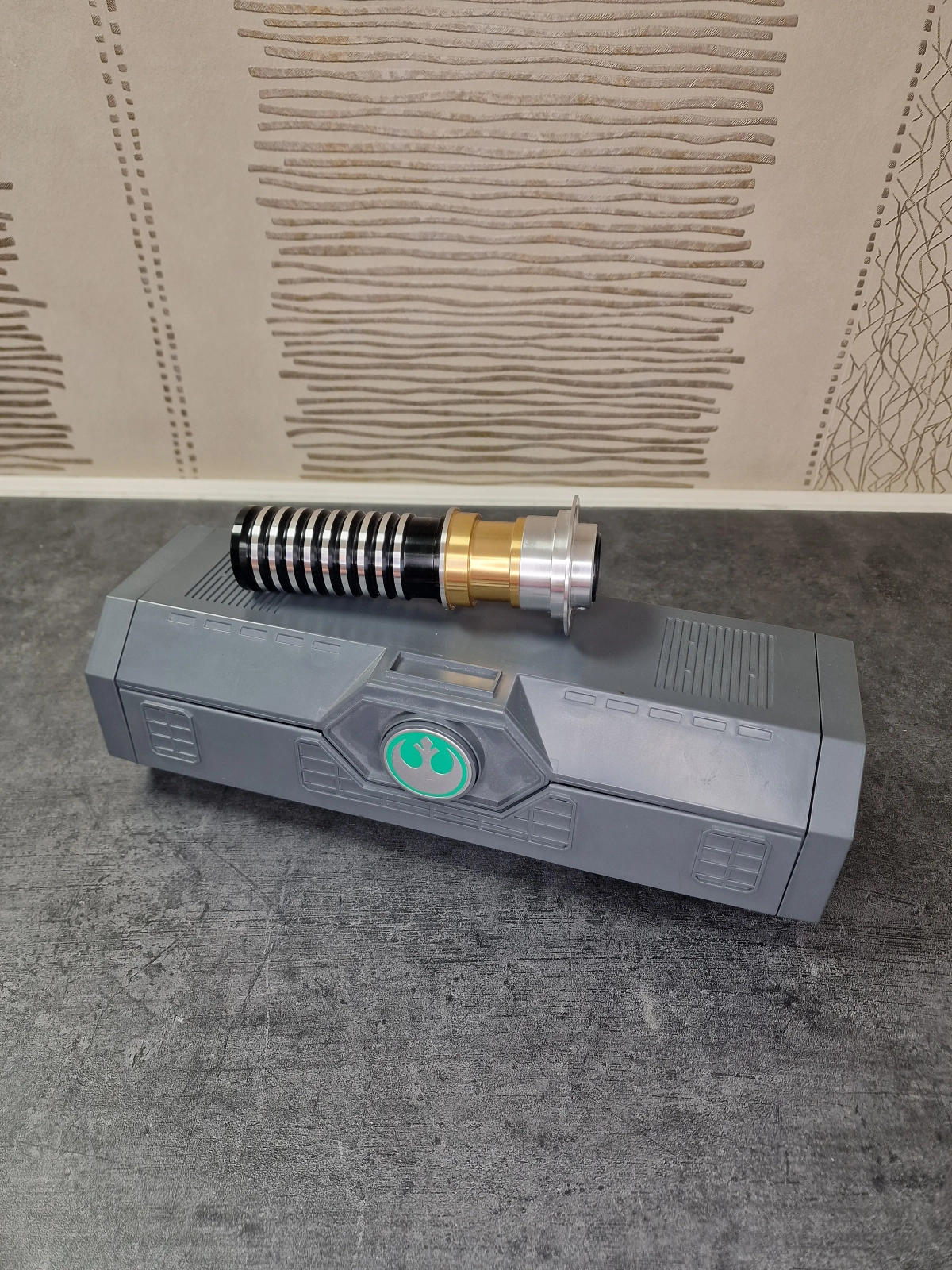 Sabre laser Star Wars Galaxy's Edge Luke Skywalker - Image 1