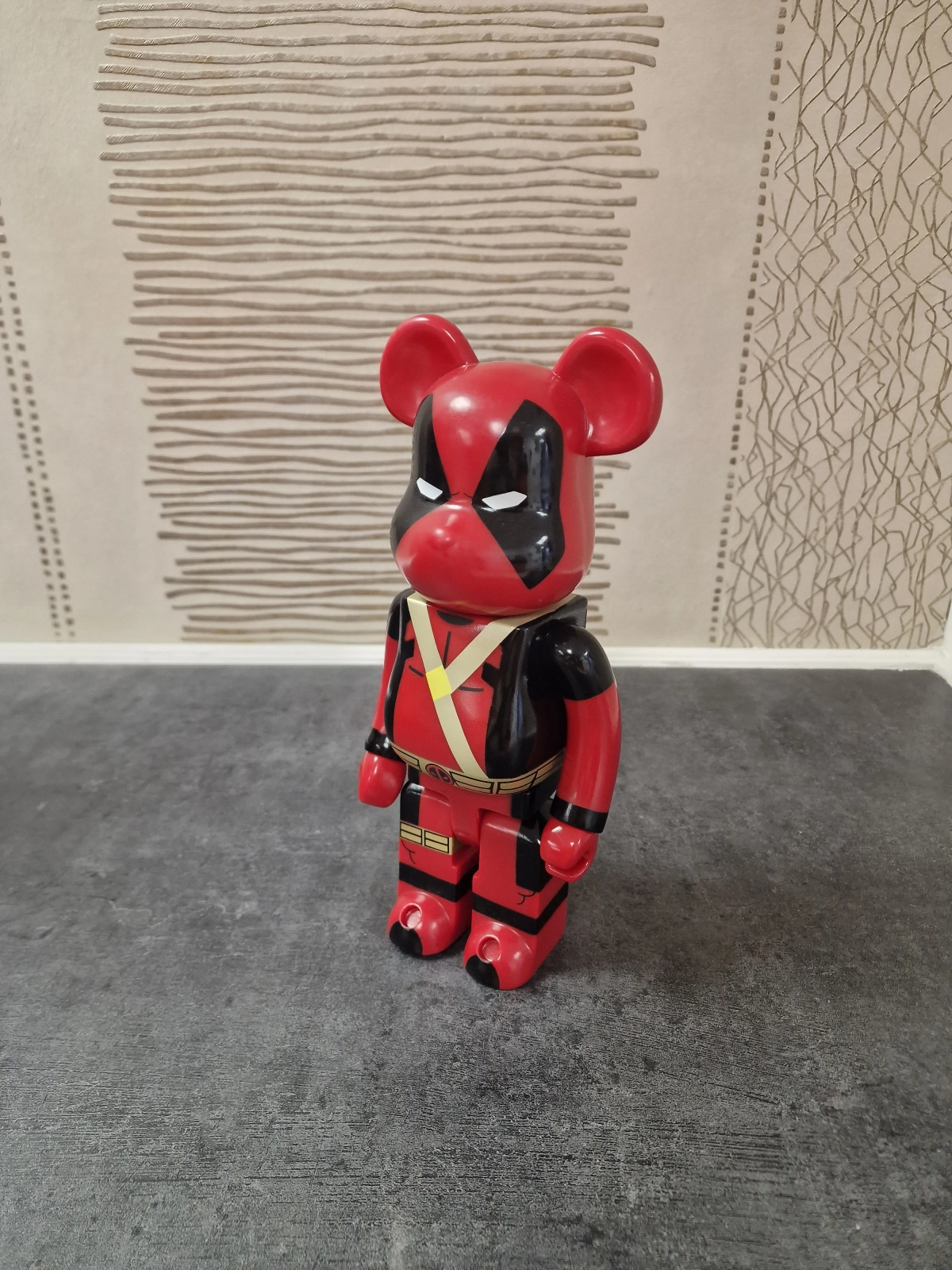 Bearbrick Deadpool 400% - 28cm - Image 1
