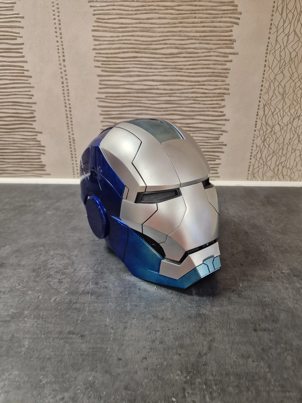 Casque de Iron Man 2 - Mark 5 - Mécanisé avec LED