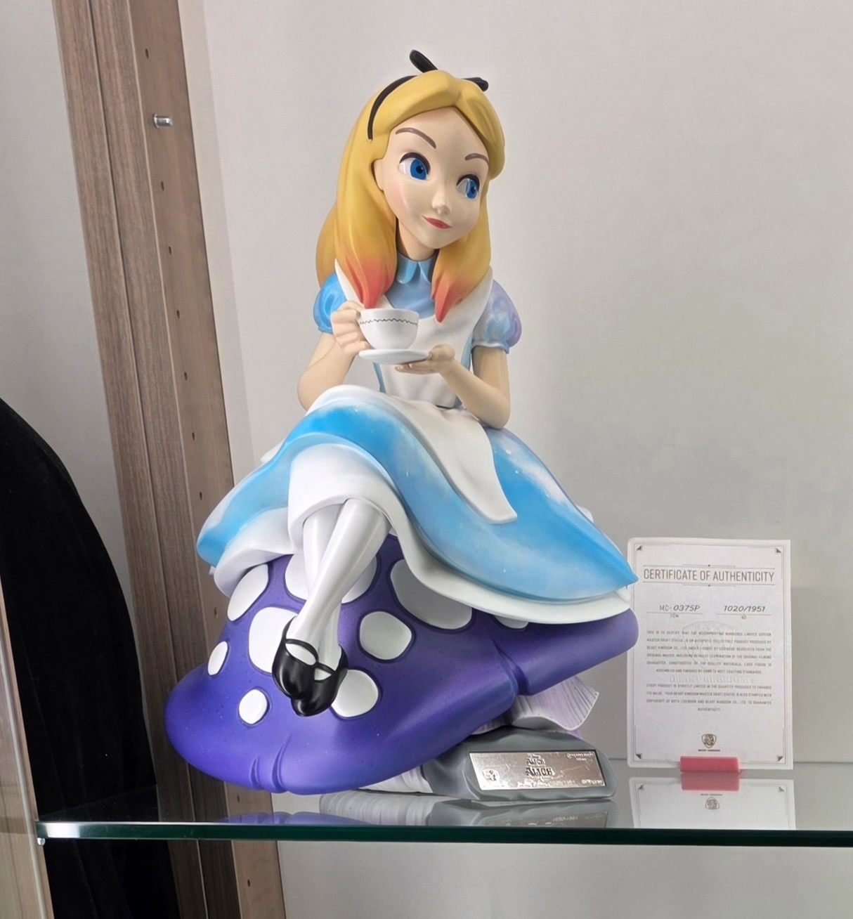 Alice au Pays des Merveilles – Statue Collector MC-037 - Image 1